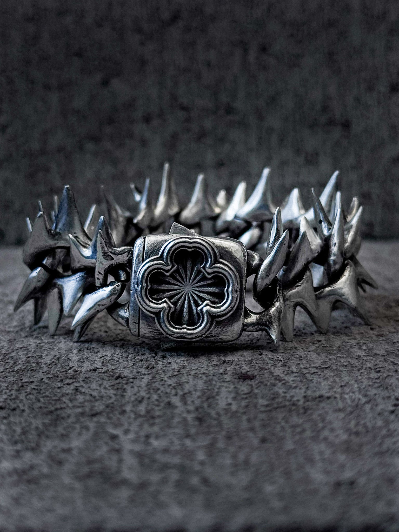 Dragon Spine Bracelet v2 – Project Comte