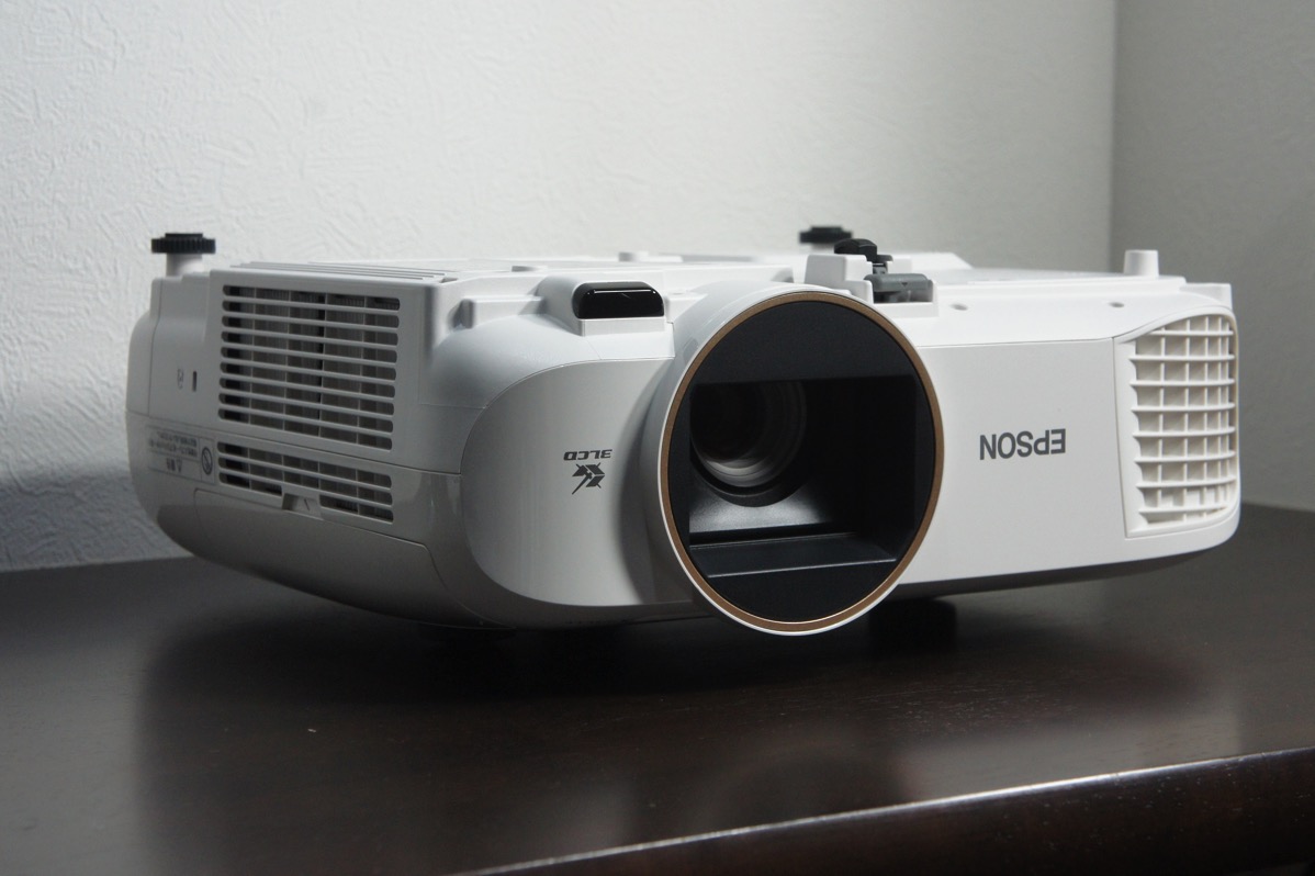 EH-TW5650レビュー 画質と価格のバランスが取れたオススメな一台