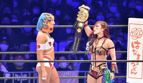新日本】KAIRIが中野たむを下してIWGP女子王座初防衛！元WWEのサーシャ