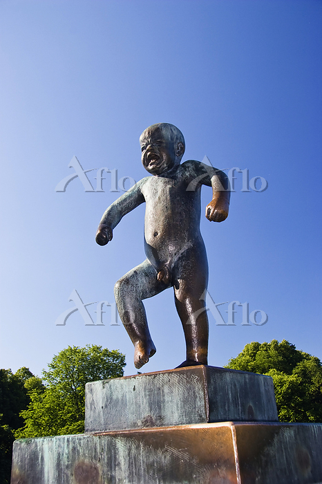 ノルウェー ヴィーゲラン彫刻公園 怒りん坊の像 [148468491]の写真素材