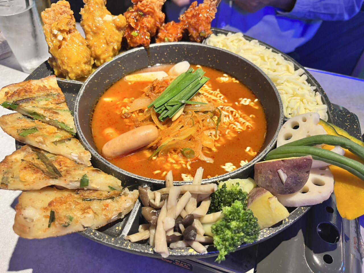 多治見市】ビジュアルも味も本格的！駅前の韓国屋台風居酒屋のランチが