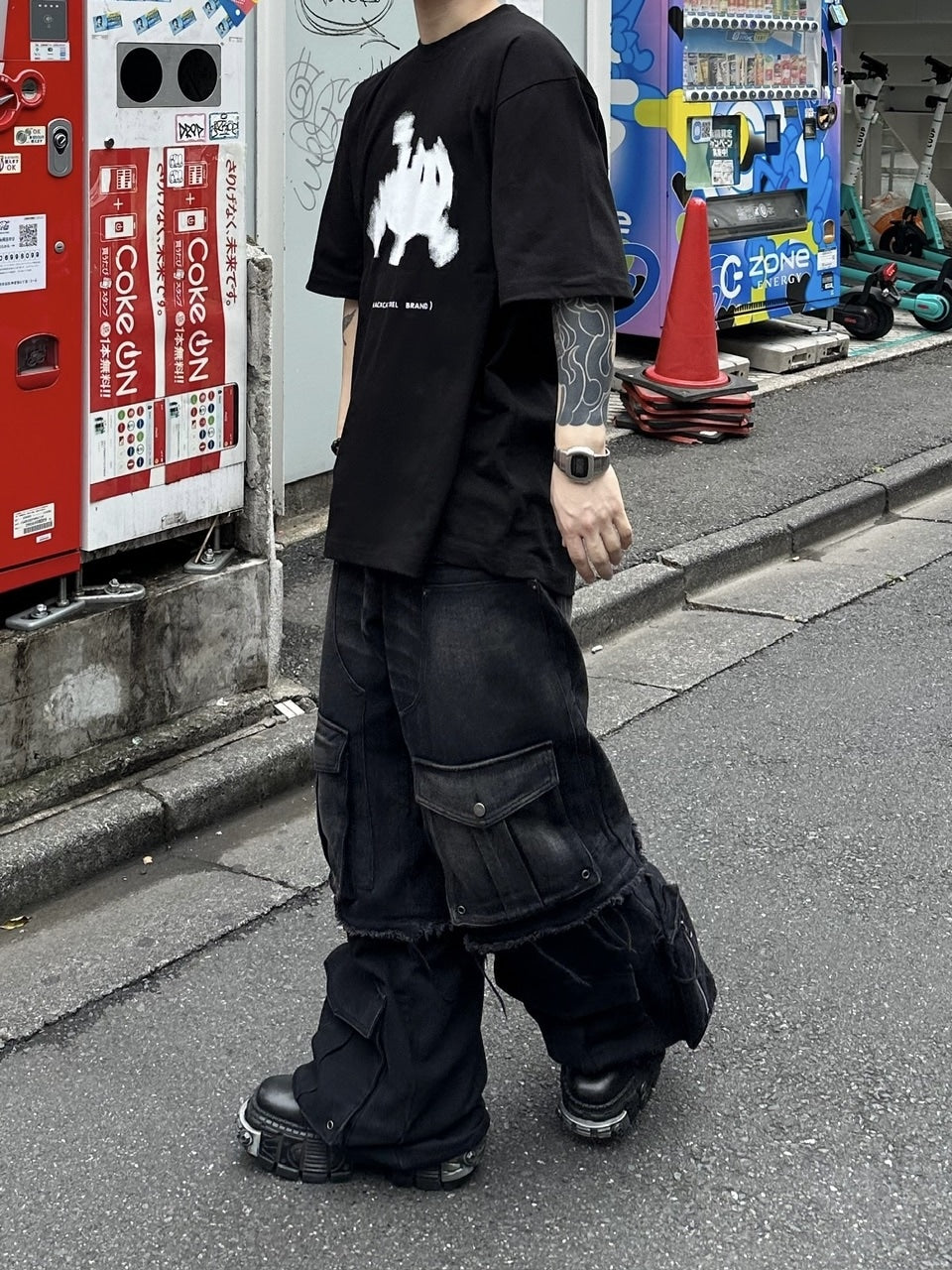 大阪店WEB限定【Chikashitsu +】oversized pixel cats t-shirt (2color