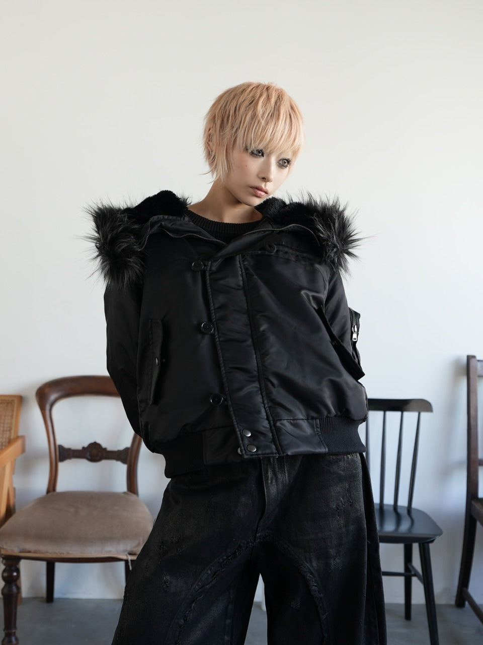 CHIKASHITSU PLUS HIGH】N-2B cropped hood blouson (nylon
