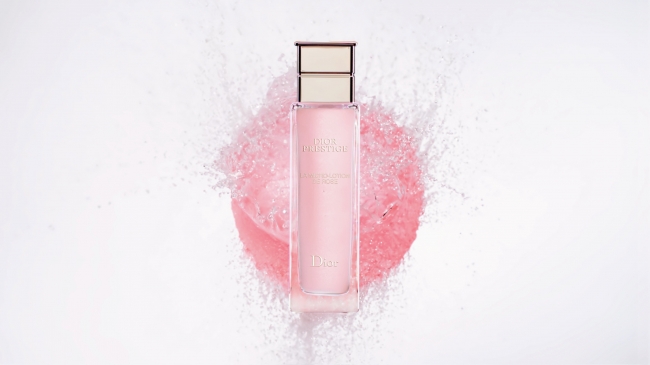 100万粒のローズ マイクロ ドロップ*配合。プレステージから新化粧水