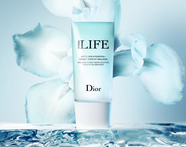 新感覚・保湿ケア「ディオールライフ」から潤いを与えながら、さらっと