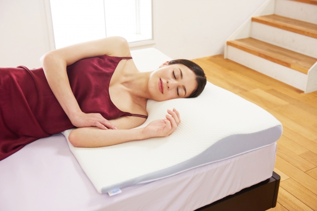 信頼の低反発マットレスブランド「トゥルースリーパー」から頭から背中