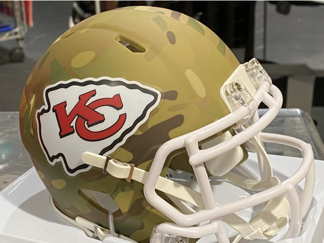 Riddell社製 NFLミニヘルメットの新色がセレクションに登場！ | 株式