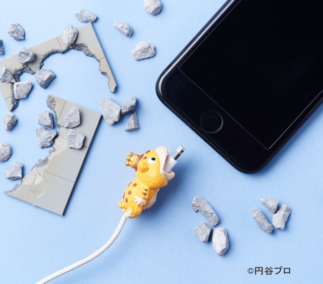 かわいいウルトラ怪獣がスマホにガブッ！話題のiPhone純正ケーブル用