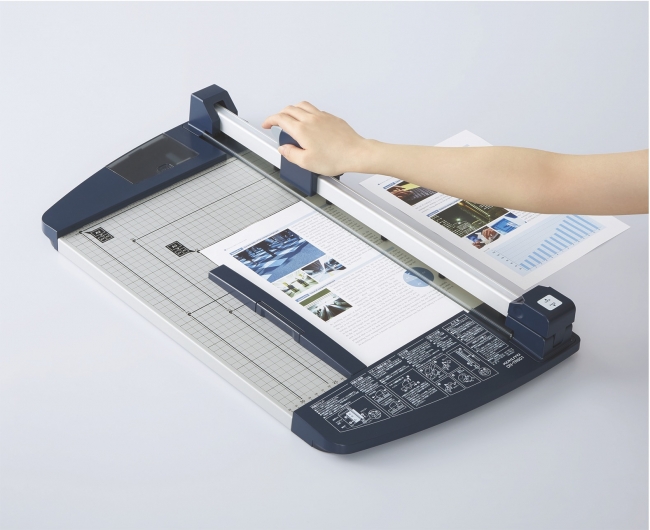 最多裁断枚数60枚を実現したロータリー式ペーパーカッターを発売