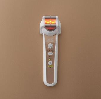 累計70万台の販売実績、 新たにクール機能搭載で肌に透明感 家庭用美顔