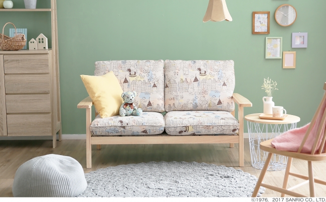 Hello Kitty Hello Life（ハローキティ ハローライフ）」と「LOWYA