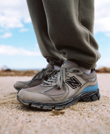 New Balance × Thisisneverthat」コラボレーションモデル「2002R」を11