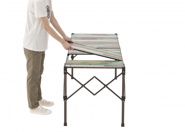 圧倒的な軽さと耐水性に優れた素材を採用「グランベーシック カーボン