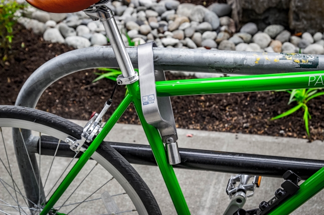 軽さと強さを両立した自転車ロック TiGr Lock mini(タイガーロックミニ