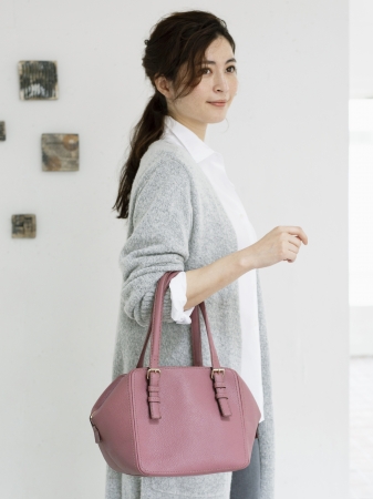 深まる季節に華やかさを添える。ウィメンズ人気シリーズに新型＆秋冬