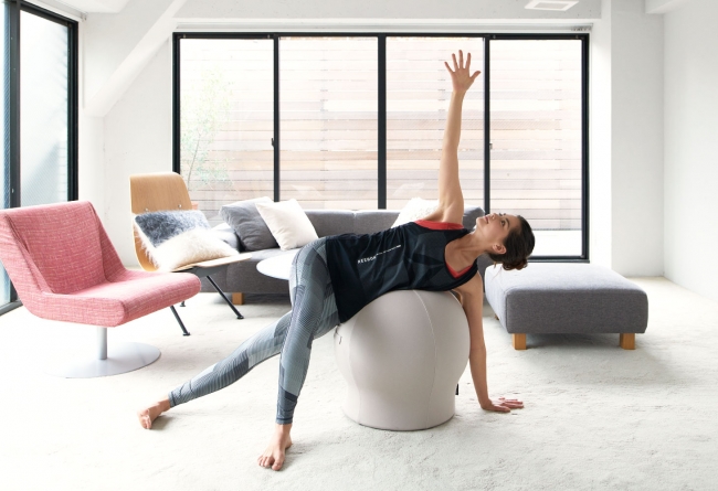 コアを鍛えるバランスボールチェア MAROOMS（マルームズ）がクラウド