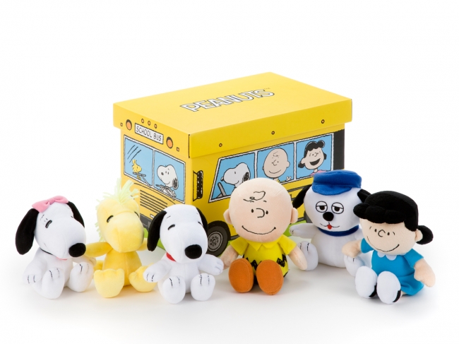 スヌーピーの仲間たちを黄色いスクールバスでお届け 『PEANUTS