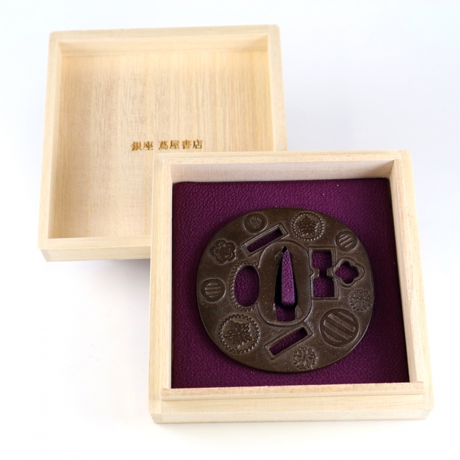 銀座 蔦屋書店】～日本の匠の技を手元に～「鐔(つば) ペーパーウェイト