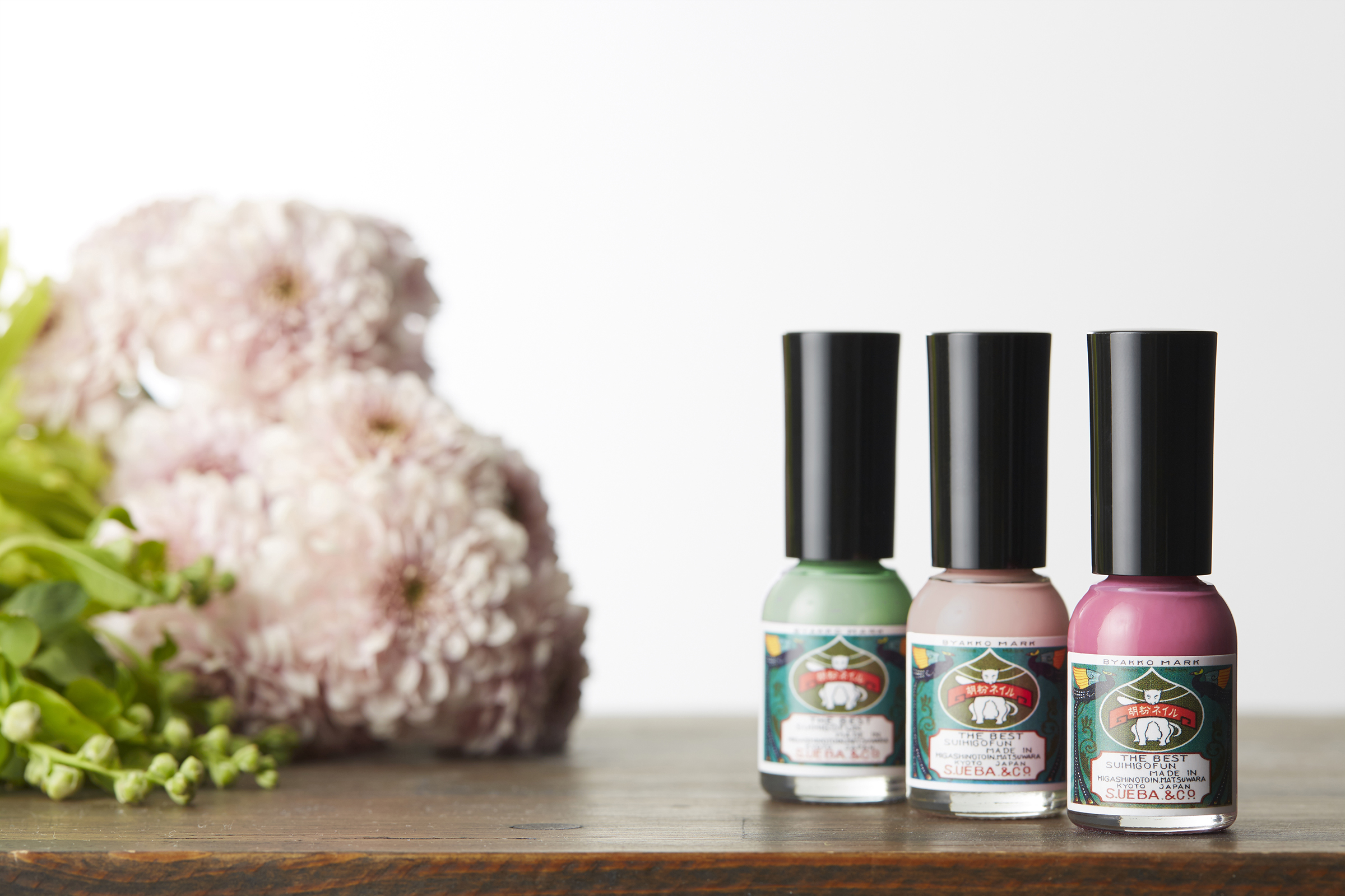 累計販売本数350万本を突破した胡粉ネイルより昨年大人気だった春夏