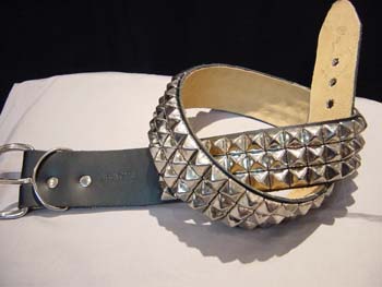 パンク＆ロカビリーなアイテム：WENDY'S（ウエンディーズ）鋲ベルト