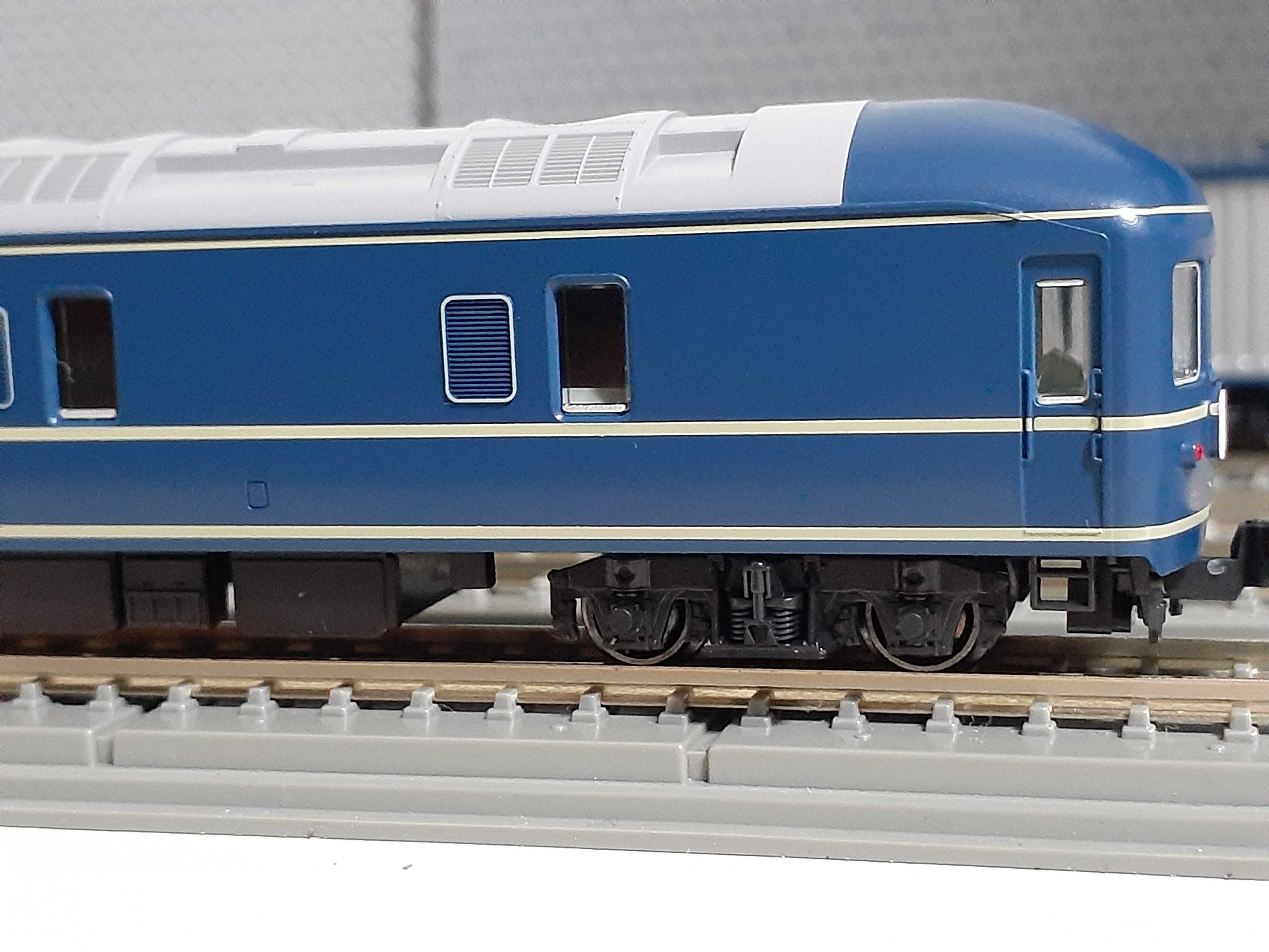 🔴入線 Kato 10-1518 20系寝台特急｢ゆうづる・はくつる｣ 8両基本ｾｯﾄ