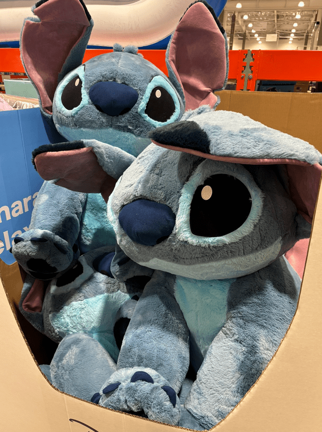 コストコ『ディズニー』巨大ぬいぐるみまとめ！ミッキーのモノトーンが