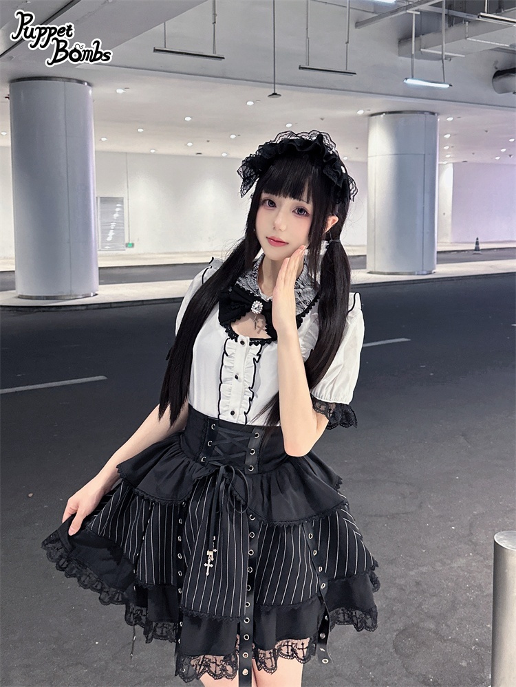 Q405】胸あきフリルブラウス - puppetbombs