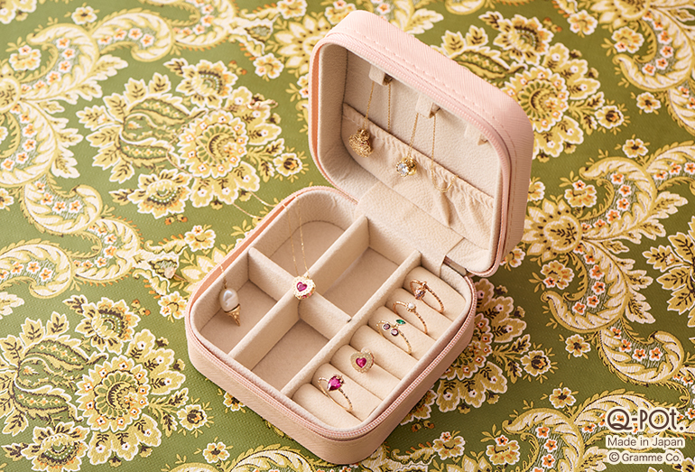 Q-pot.クリスマス特設サイトオープン&12.2(Sat)～ノベルティフェアを