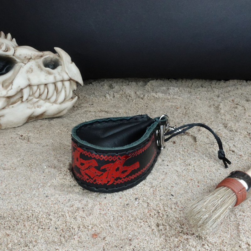 Horn-Headed Dracopolis Dice Wallet: Leather Dice Holder with Dragon