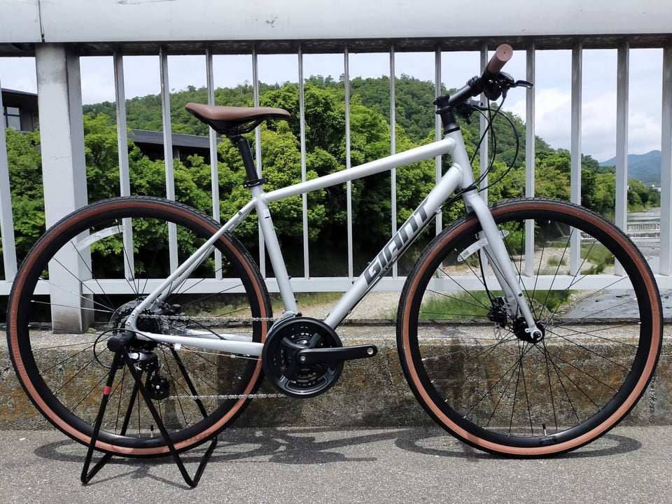 修学院店】クロスバイクのド定番。GIANT ESCAPE R DISC！新旧モデル