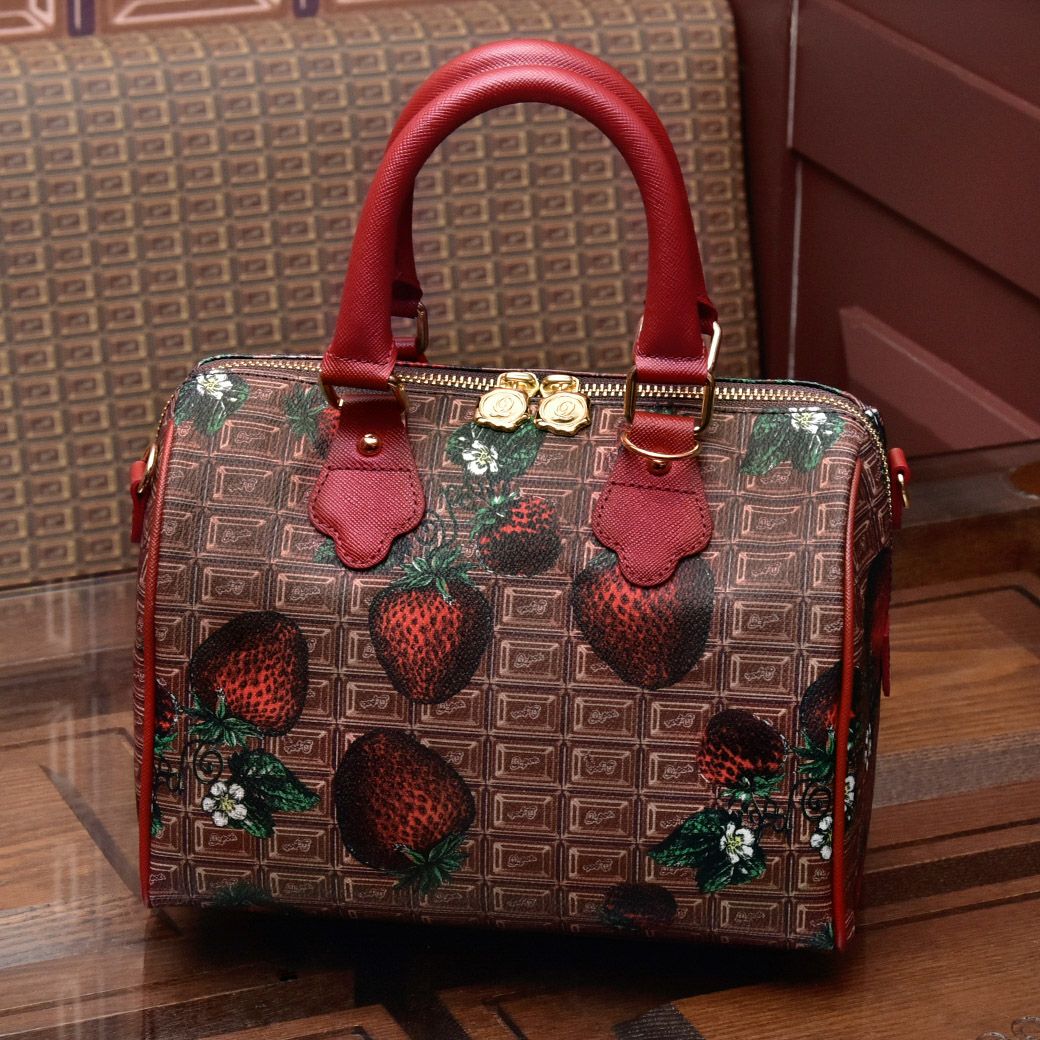 チョコレート×ストロベリー ミニ ボストンバッグ | Q-pot. ONLINE SHOP