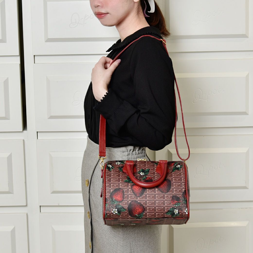 チョコレート×ストロベリー ミニ ボストンバッグ | Q-pot. ONLINE SHOP