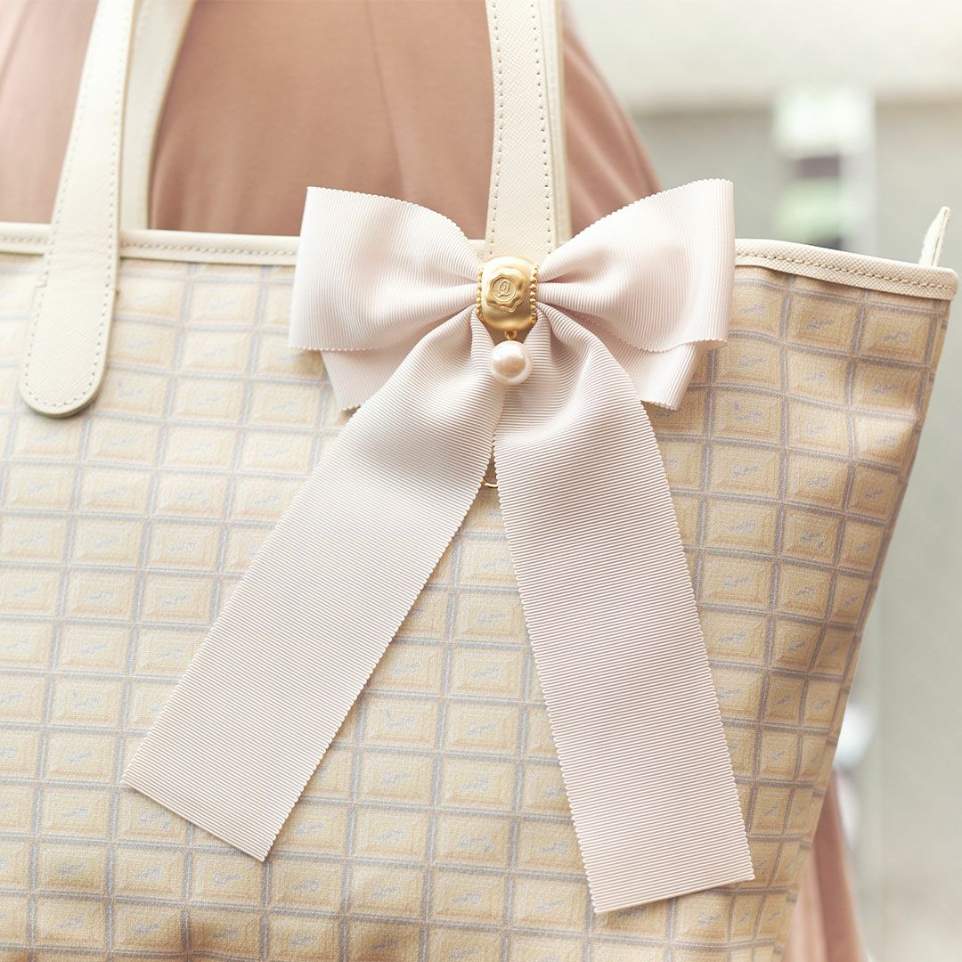 グログランリボン パール ブローチ（オフホワイト） | Q-pot. ONLINE SHOP