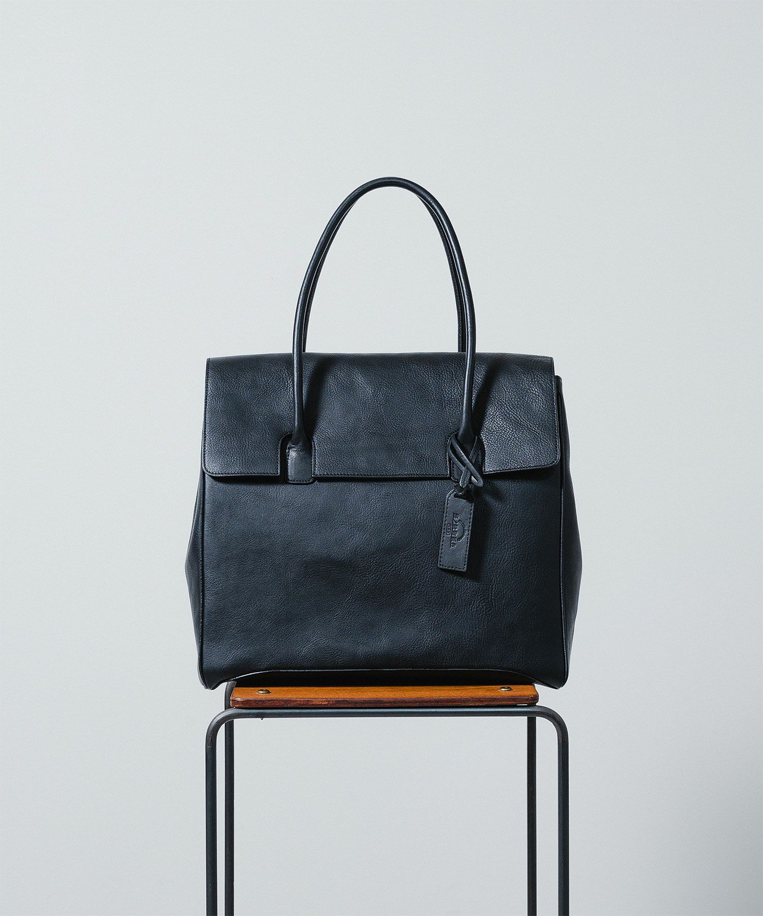 ハイグレードレザーフラップバッグL | quadro (クオドロ) 公式サイト