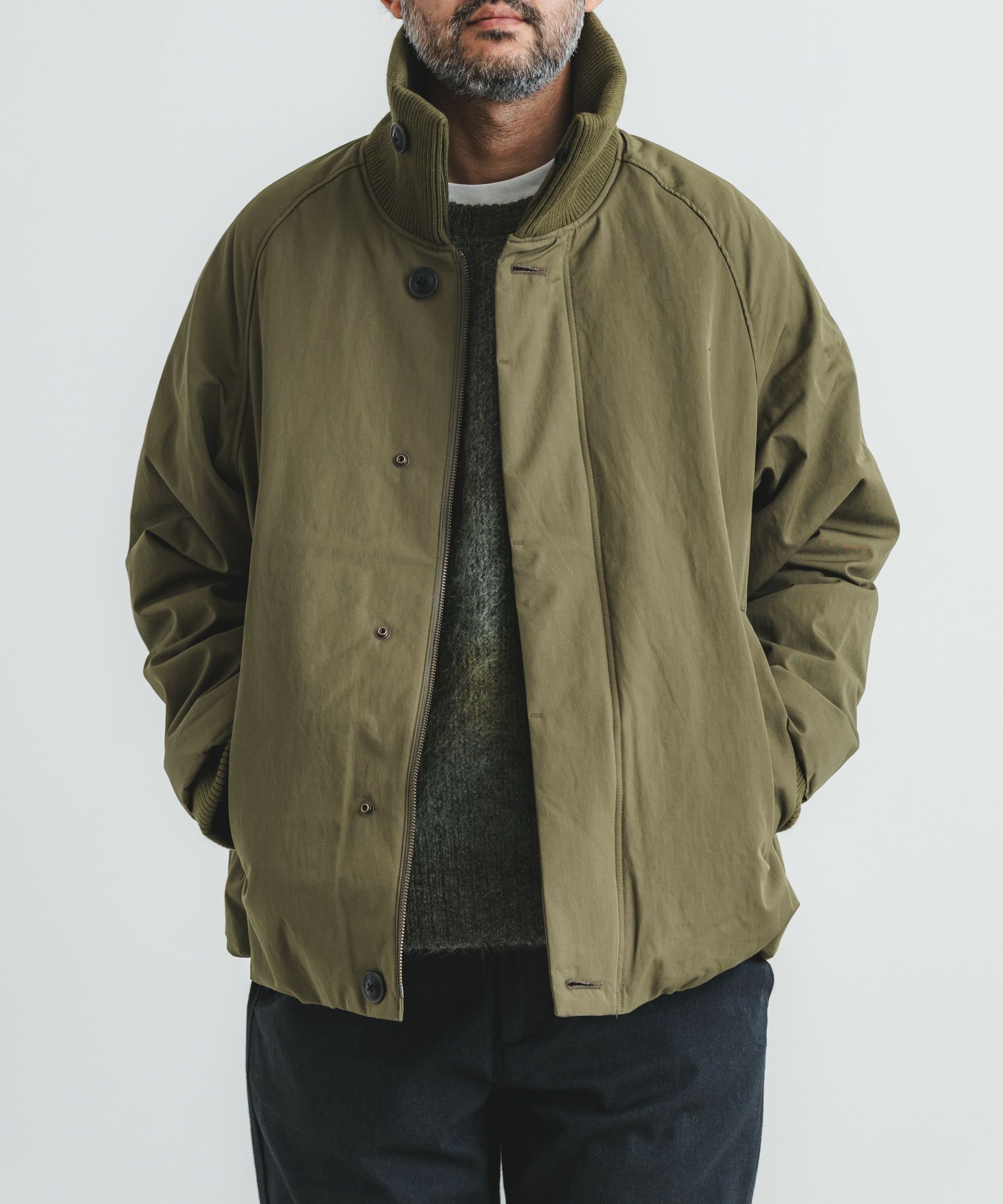 冬のデイリーに寄り添う ― 機能性と“ニュアンス”を兼ねた中綿ブルゾン