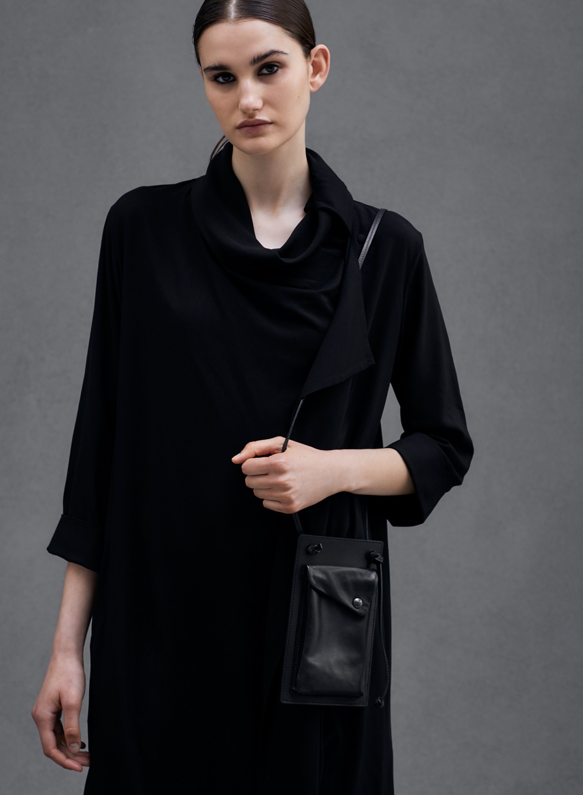 discord Yohji Yamamoto、GINZA SIX店限定のバケットトートやレザー