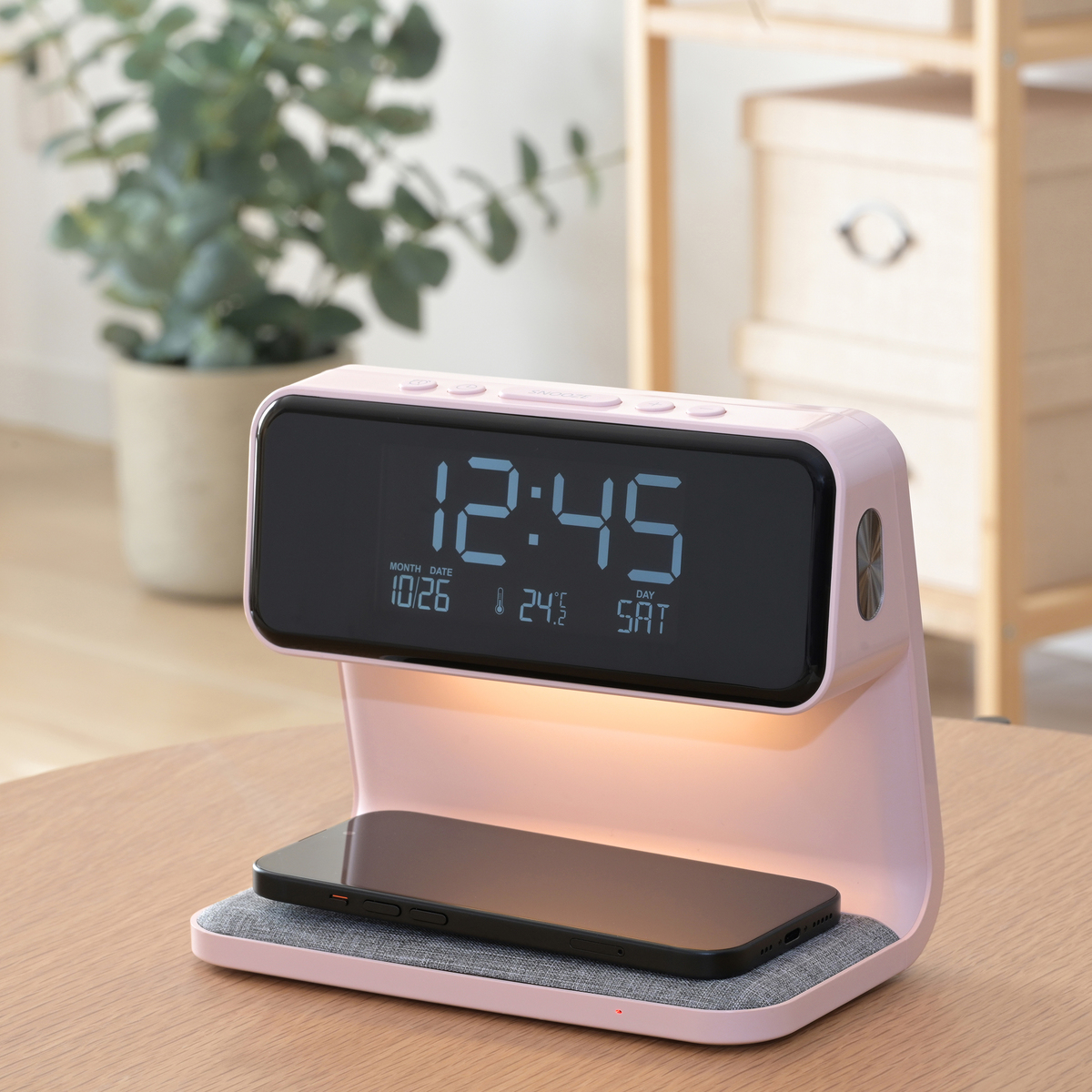 スマホのワイヤレス充電ができる ライト付目覚まし時計 - QVC.jp