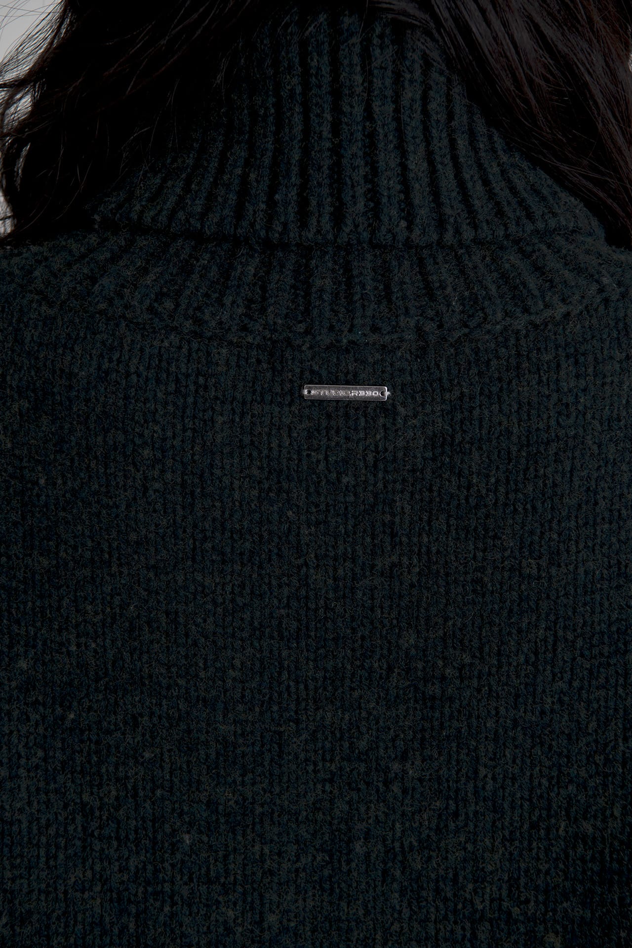 Turtle Neck Knit Sweater Black Pine