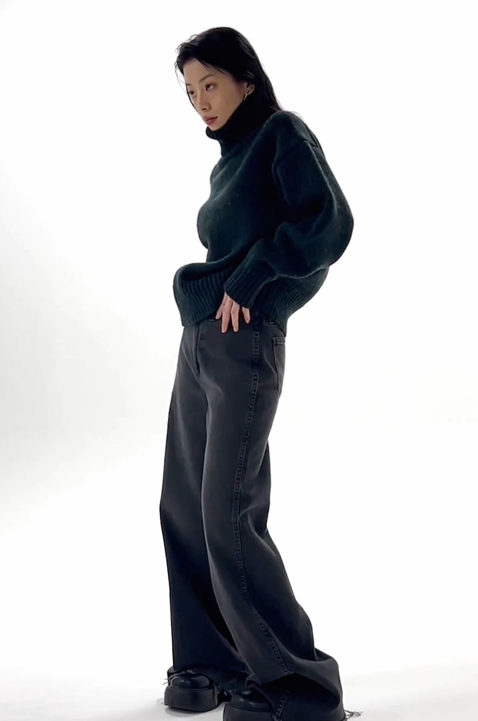 Turtle Neck Knit Sweater Black Pine