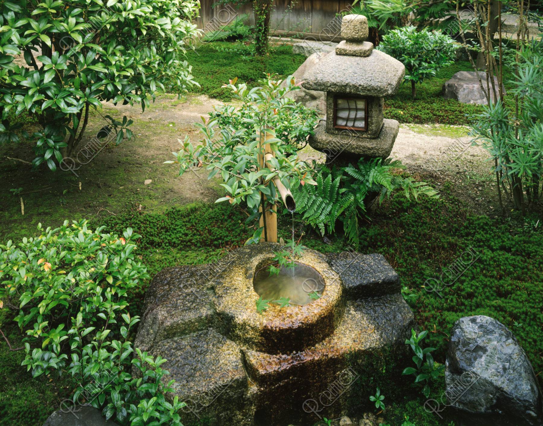 石灯篭と手水鉢 | 写真 | アールクリエーション