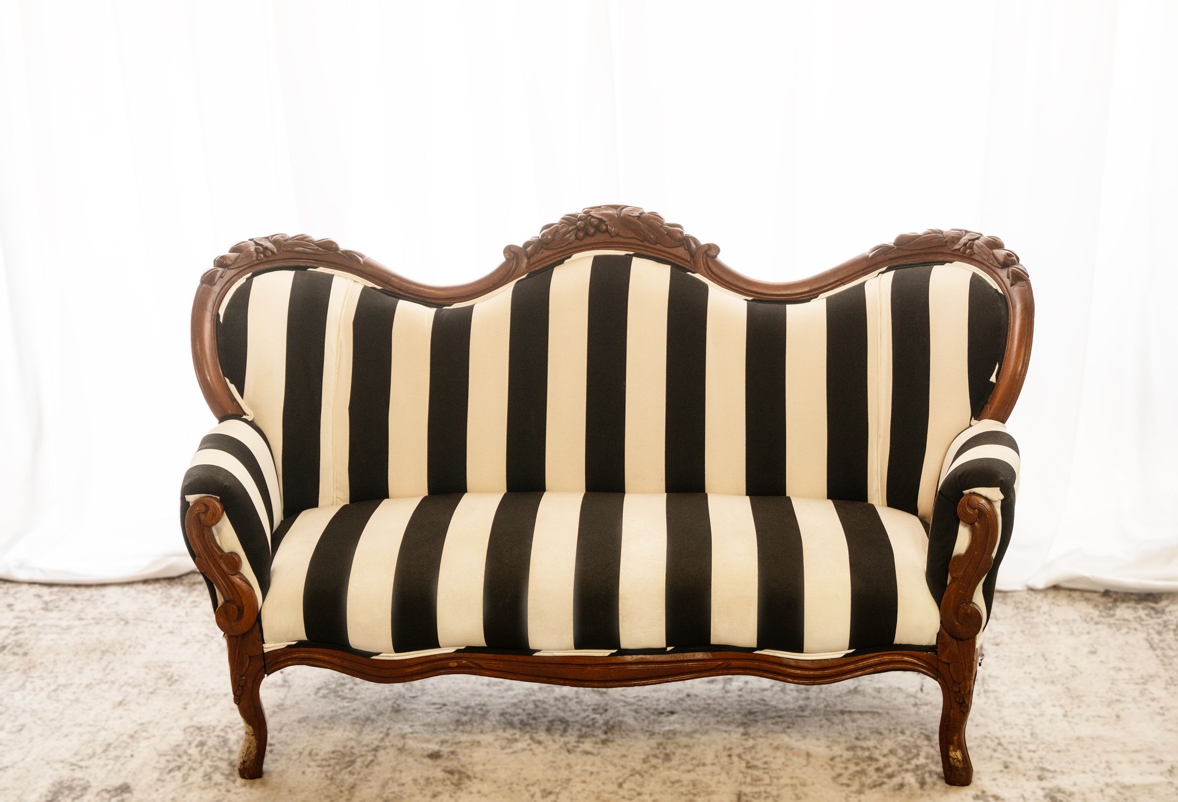 Sofa Black/White Stripe | Randal Events
