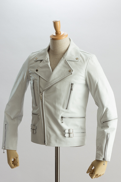 白いライダースジャケット ホワイト、ライダースジャケット、革ジャン