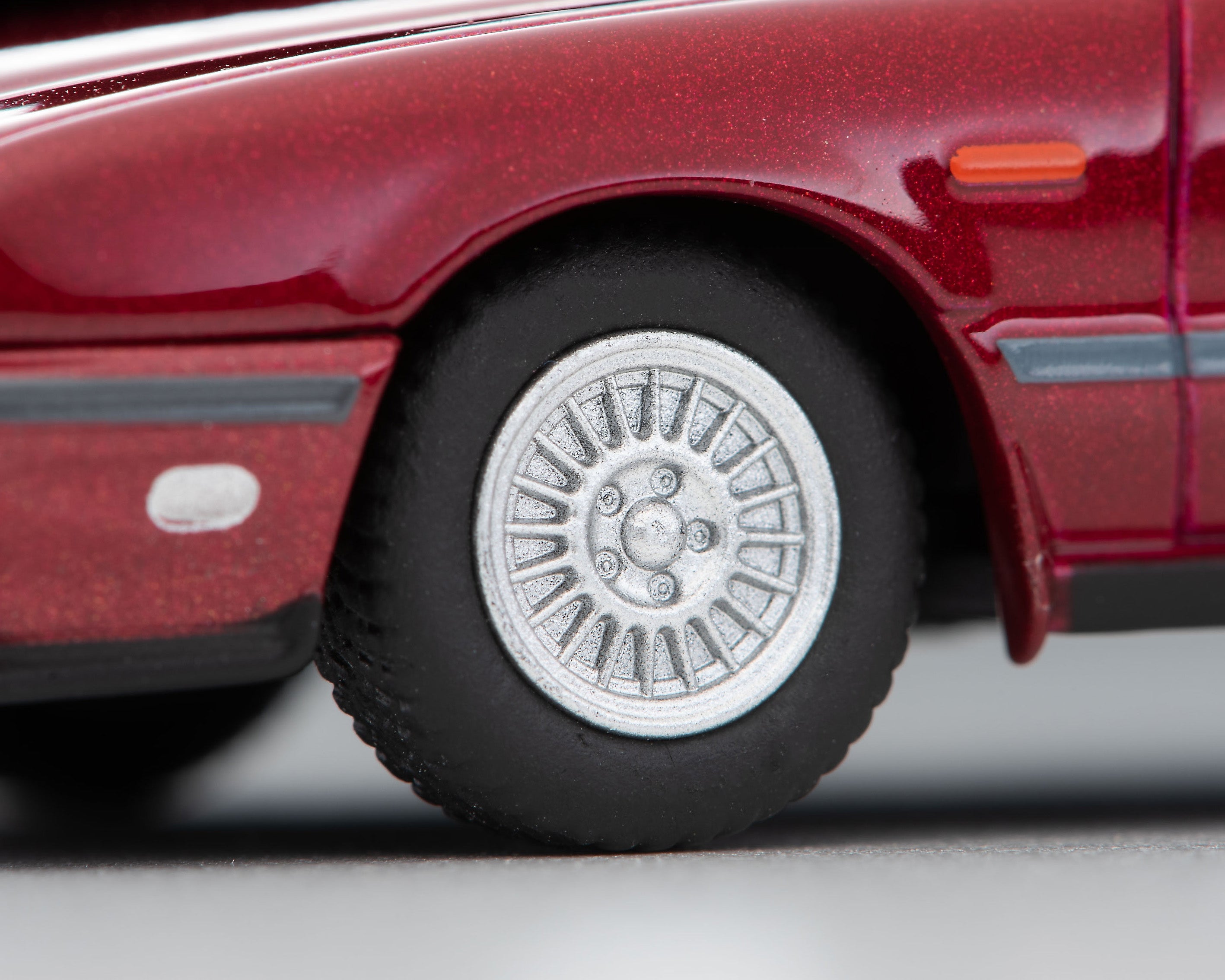 TLV 1/64 LV-N340a 日産 グロリア シーマ TYPE-II S (赤) 90年式