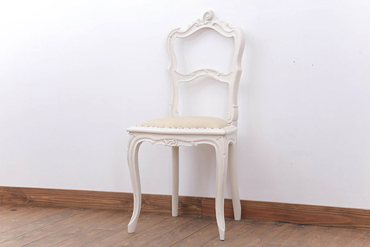 アンティークで見つける！人気のフレンチチェア