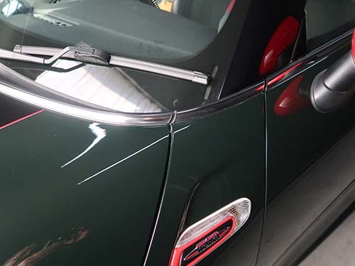 ミニ ハッチバック ( F56 ) 純正ブラック仕様ウエストライン