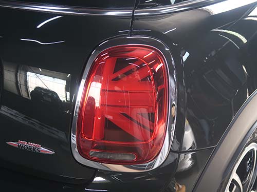 ミニ ハッチバック ( F56 ) 純正ブラック仕様ウエストライン