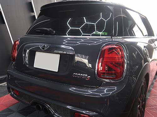 ミニ クーパーS(F56) 後期モデルのユニオンジャックテールライトを
