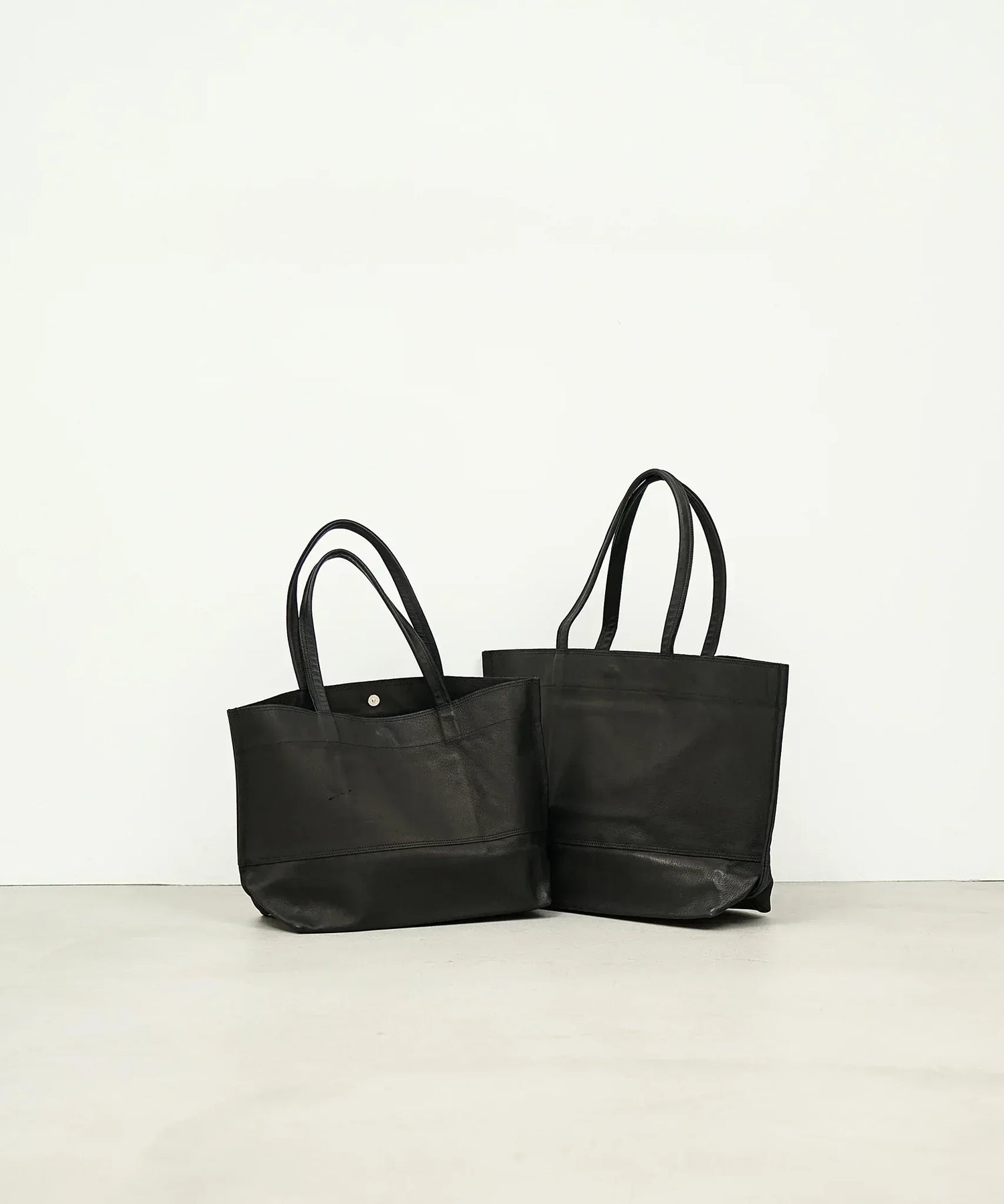 REN】《レザートートバッグ》お仕事バッグにも。シンプルで軽いレザー