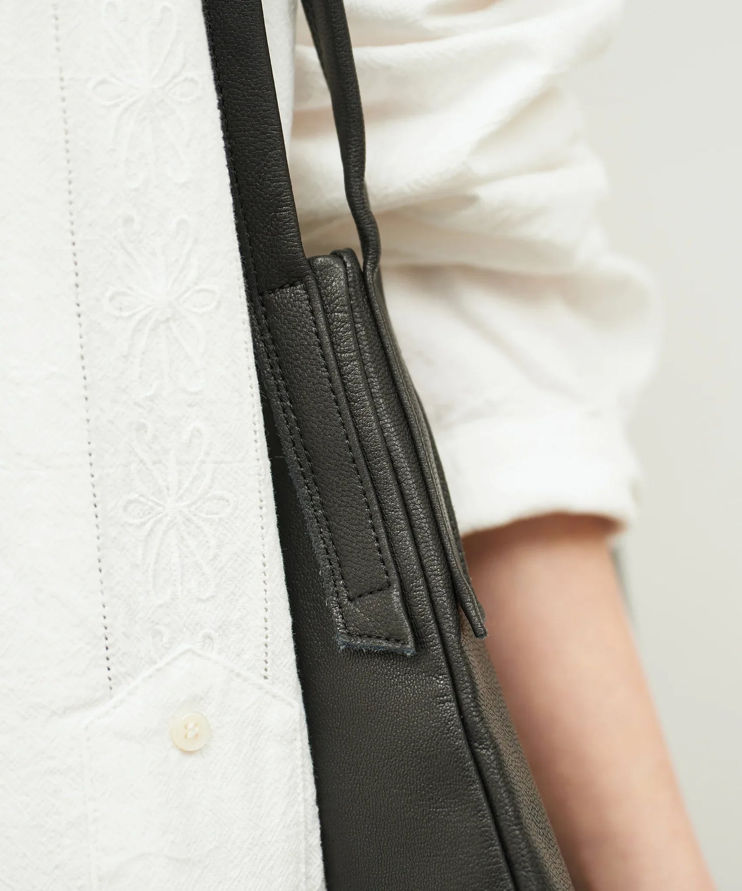 REN】《トートバッグ》肩掛け、斜めがけも / シンプルで男女で使える