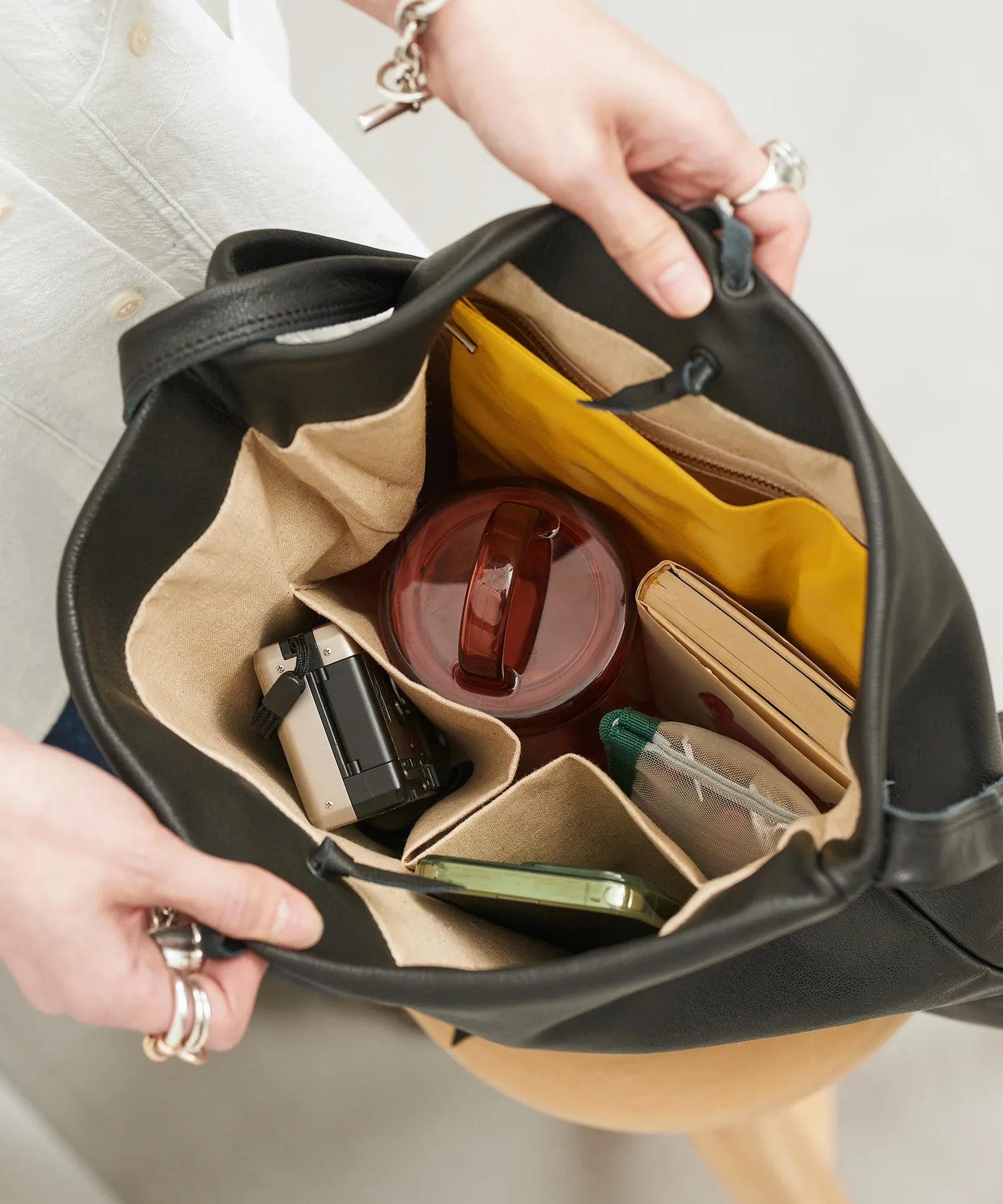 REN】《トートバッグ》肩掛け、斜めがけも / シンプルで男女で使える